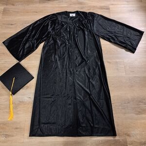 Black Graduation Cap & Gown Yellow Gold Tassel NWOT